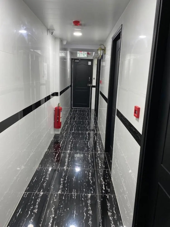 New Day Night Hostel RECEPTION 24 HOUR BLOCK D CHUNGKING MANSION TSIM SHA TSUI KOWLOONN