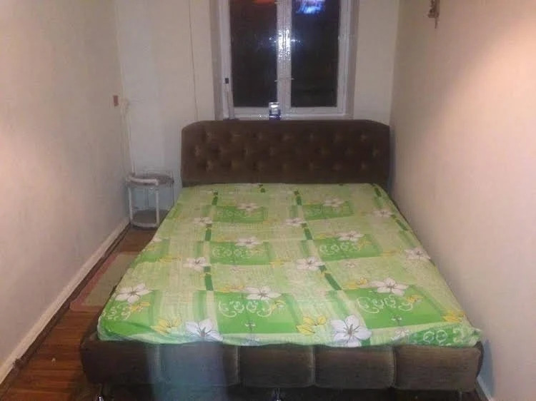 Revolutsionny Hostel