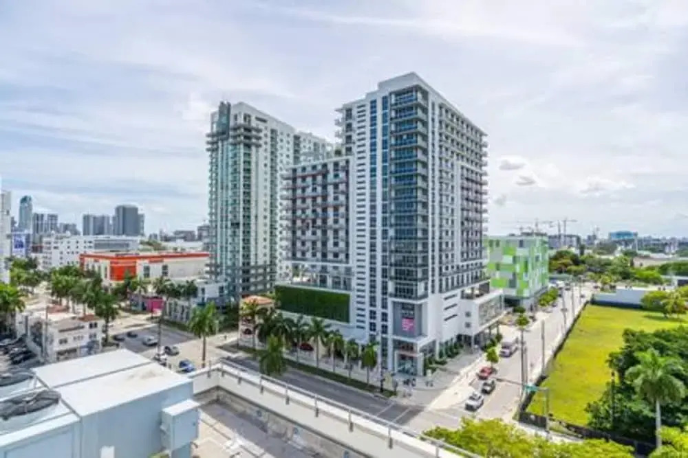 Modern 1BR Apt In Edgewater Free Parking