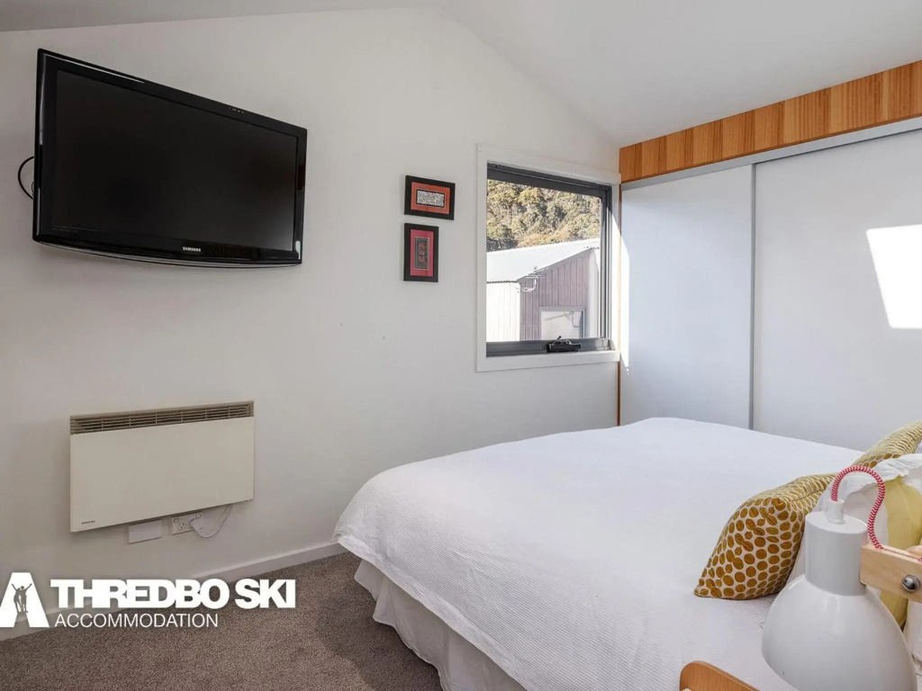 Snowbound Chalet 8