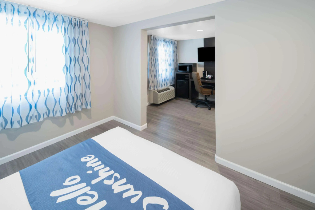 Days Inn by Wyndham Galt - Elk Grove South
