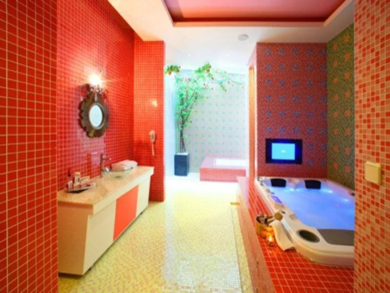 8th Platform Motel