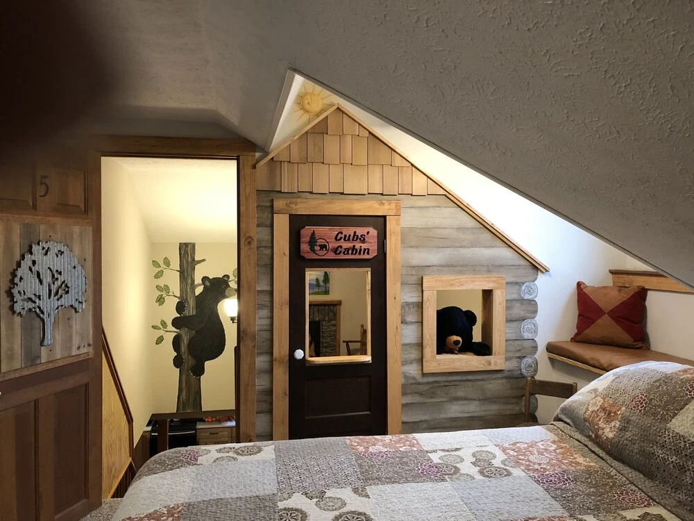 Emory House 8 Bedroom Cabin by RedAwning