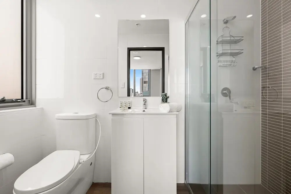 Central 2-bed With Parking & Stunning Views