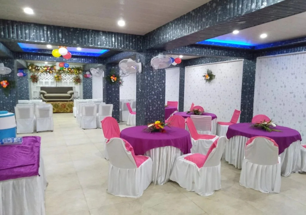 Hotel Paras Plaza
