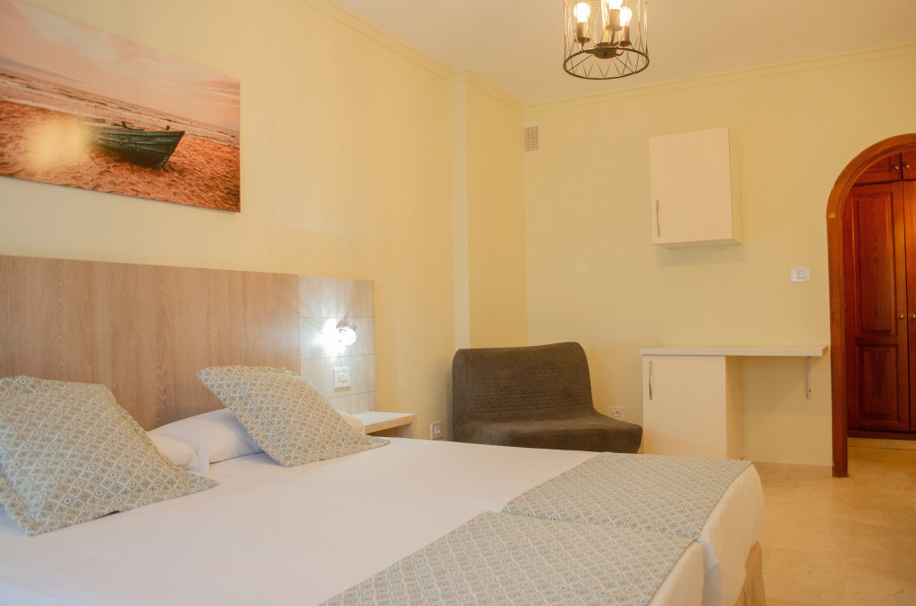 Klayman Olivina Aparthotel