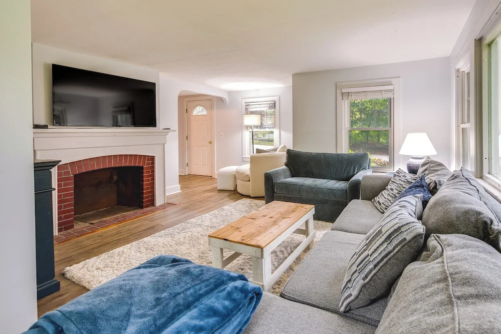 Near Beach: Coastal Maine Getaway w/ Yard