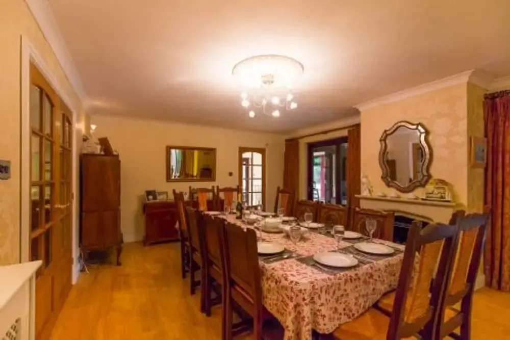 Host Stay Four Seasons