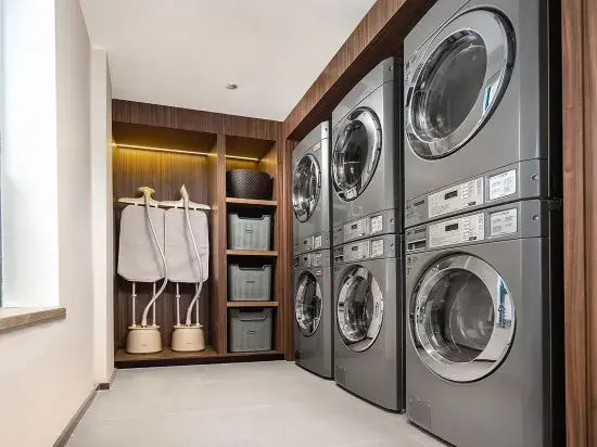 Kyriad Hotel (Zhengzhou Zijingshan Business District Wenmiao Subway Station Store)