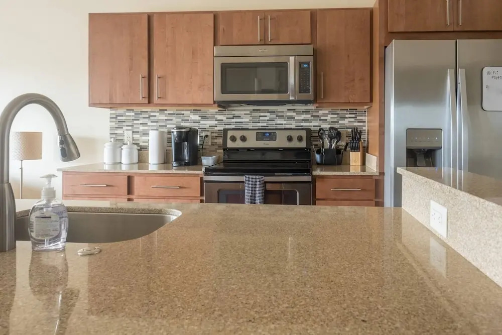 Elegant Open One Bedroom with Parking