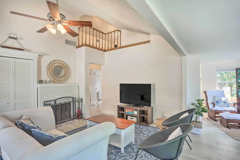 Lovely Cottage Near Downtown Stuart & Beaches
