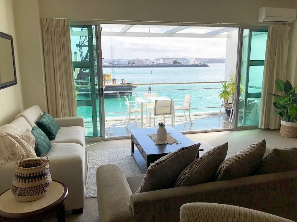 1BR Princes Wharf Seaview Apartment