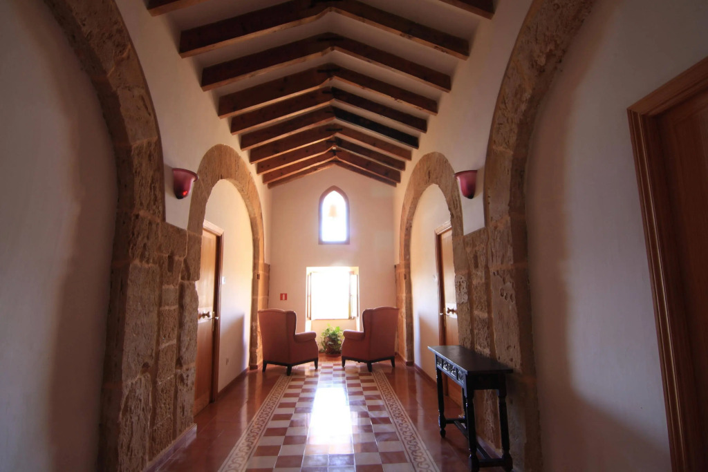 Petit Hotel Hostatgeria La Victoria