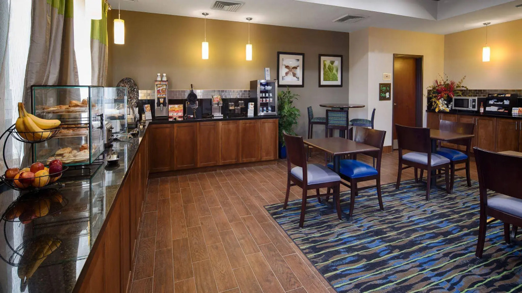Best Western Plus Denver City Hotel & Suites