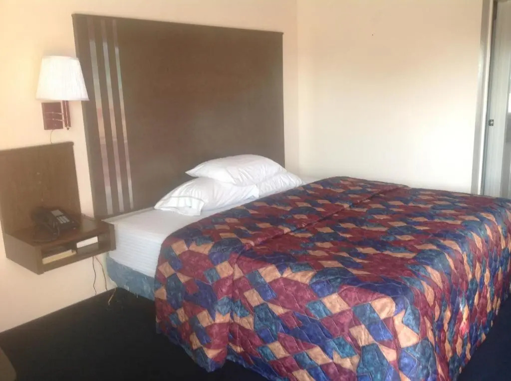 Classic Inn Early
