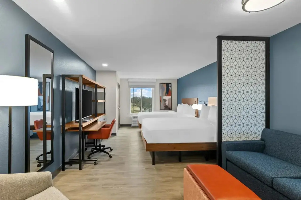 Everhome Suites Wichita Northeast by Choice Hotels