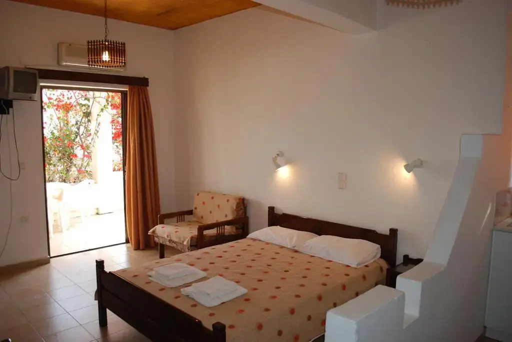 Manos Apartments