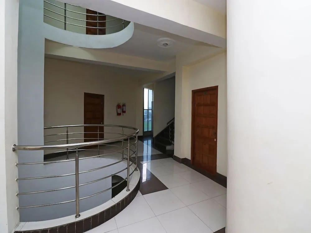OYO 29383 Hotel Heaven Heights