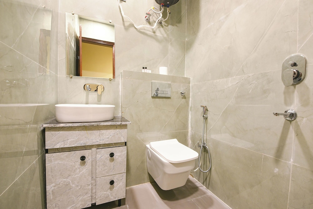 Fabhotel Pvs Grand