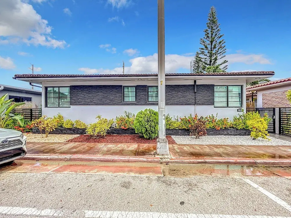 Los Patios Home Suites