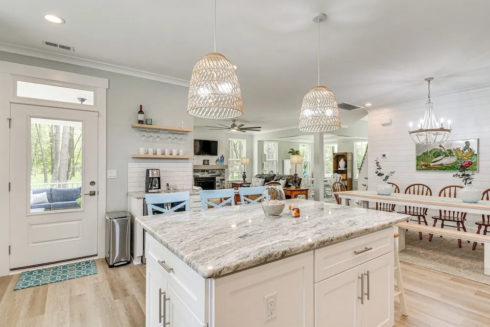 Cape Charles Home: Private Pier & Beach-front Deck