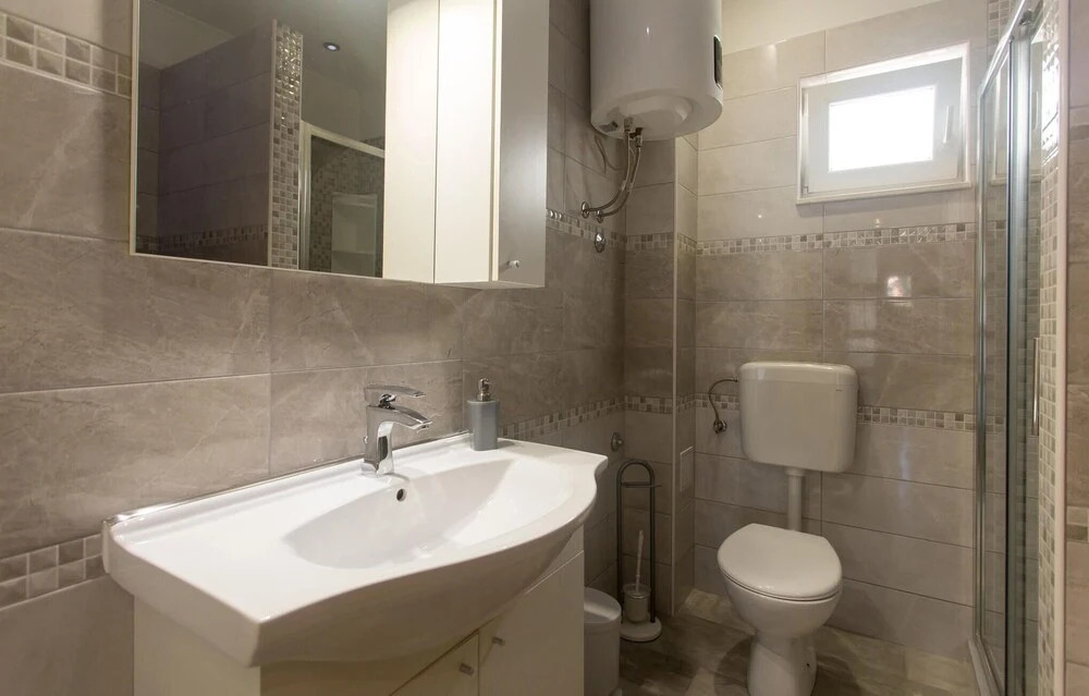 Amazing Apartment in Podstrana With 3 Bedrooms, Wifi and Outdoor Swimming Pool