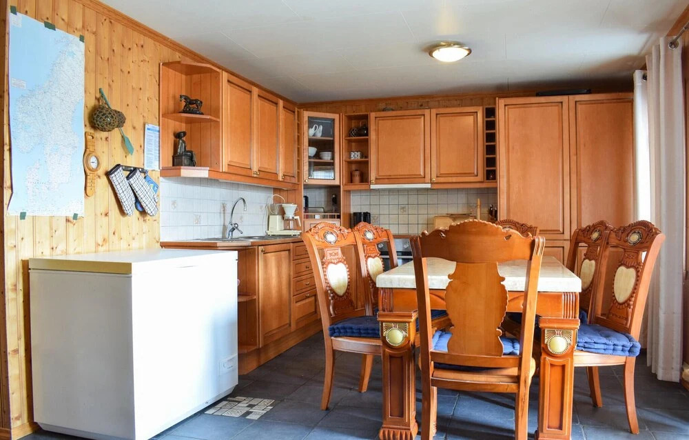 Nice Apartment in S-4275 Sævelandsvik With 2 Bedrooms and Wifi