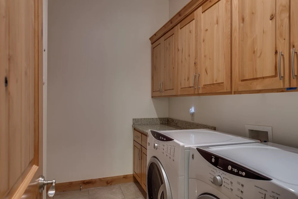 Pointe Of View 3 Bedroom Apts