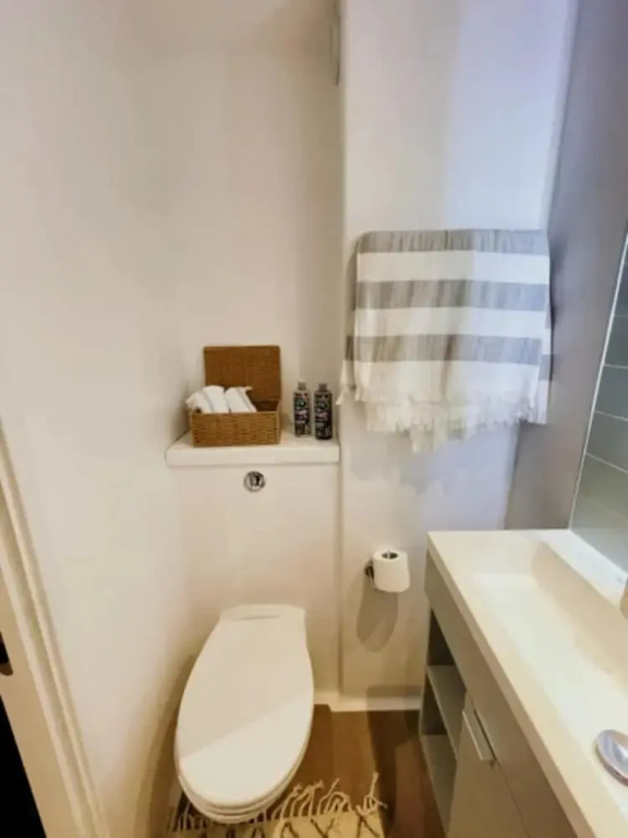 Student Only - Huxley Studios Near Edinburgh City Centre