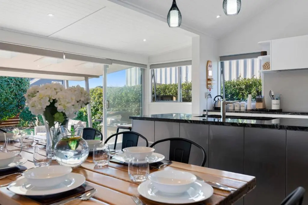 Stunner on Stanley - Wharewaka Holiday Home