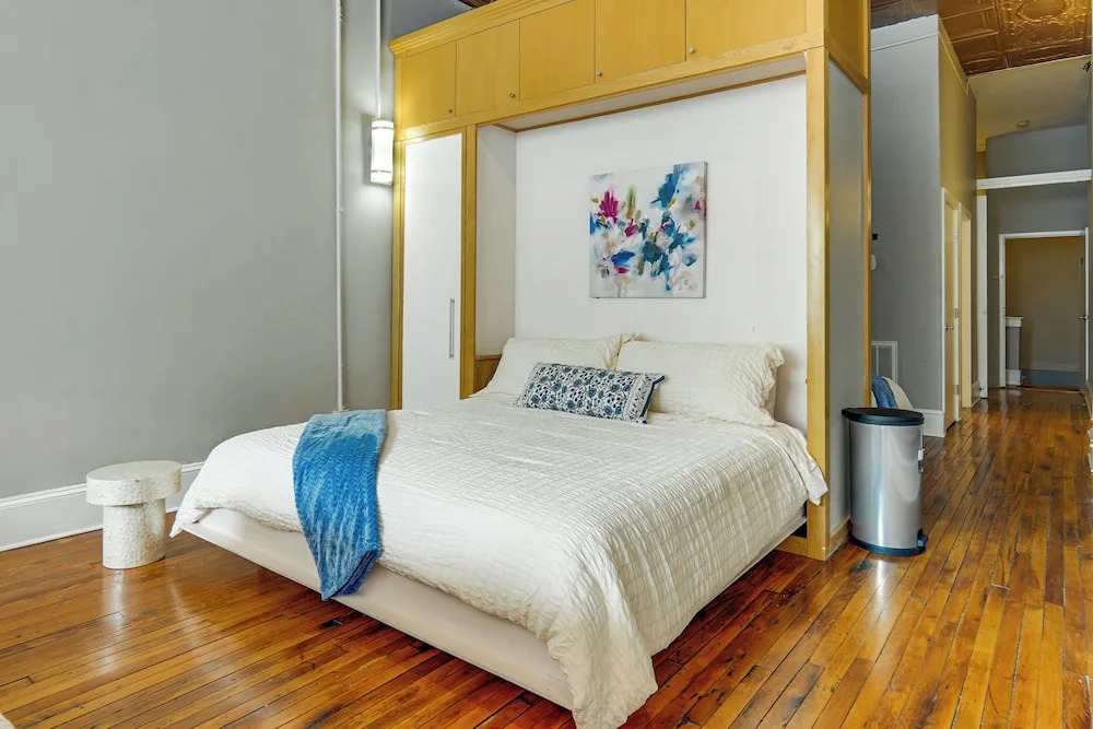 Stylish Downtown Loft: Rooftop Patio + 2 King Beds