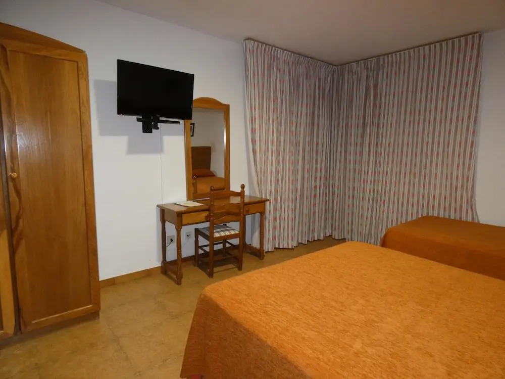 Hotel de Montaña Cueva Ahumada