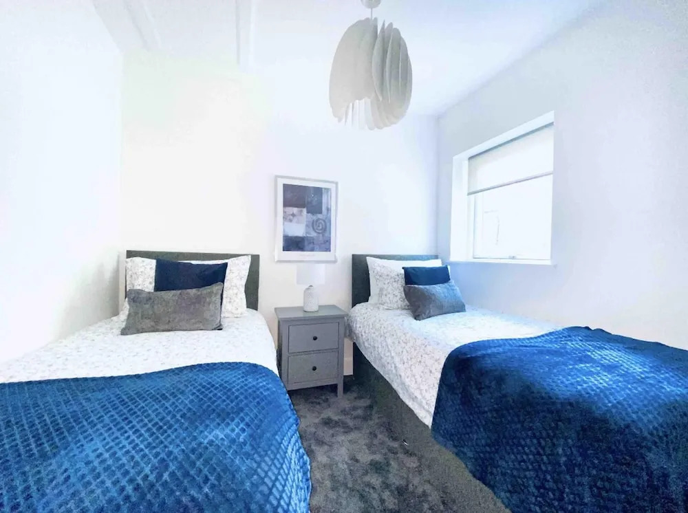 Exclusive 4-bed House 10 Minutes From Newcastle