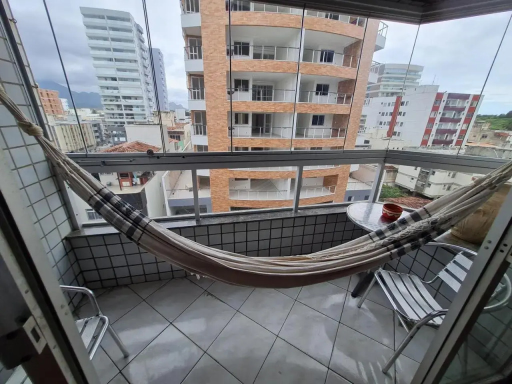 Apt encantador praia do Morro 20 metros da praia.