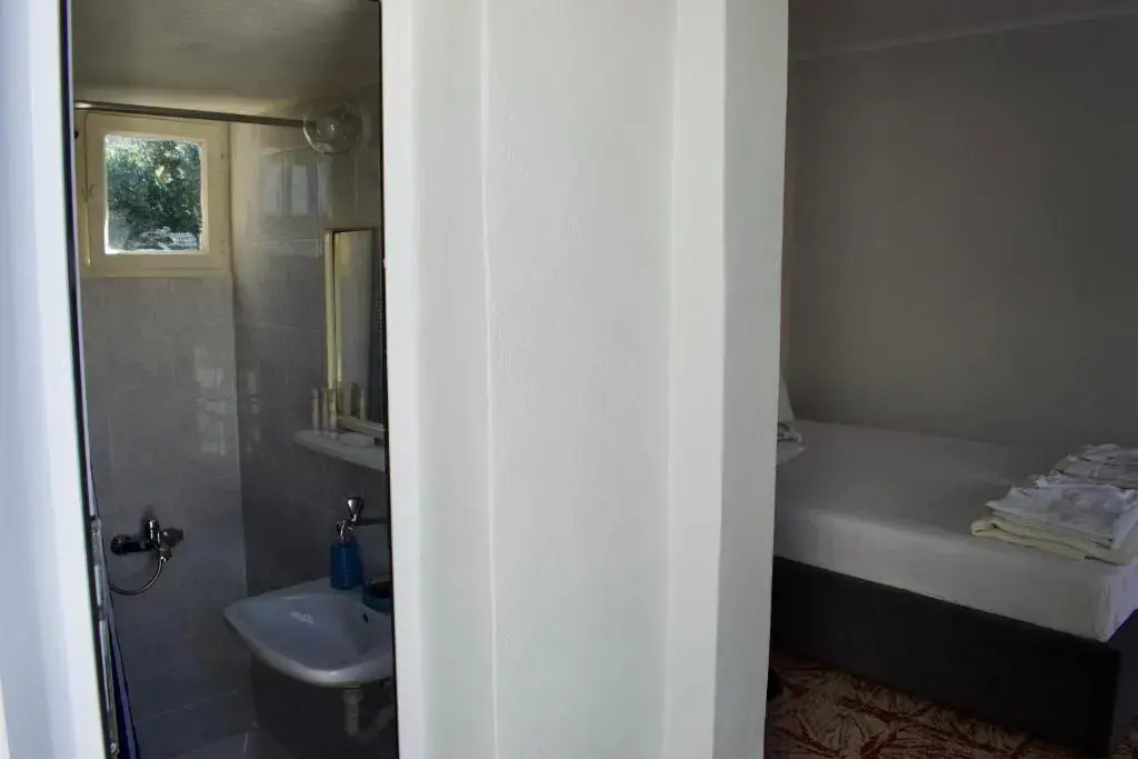 "spyros" 1-room Apartment - Simple, Cozy, Close to the Beach