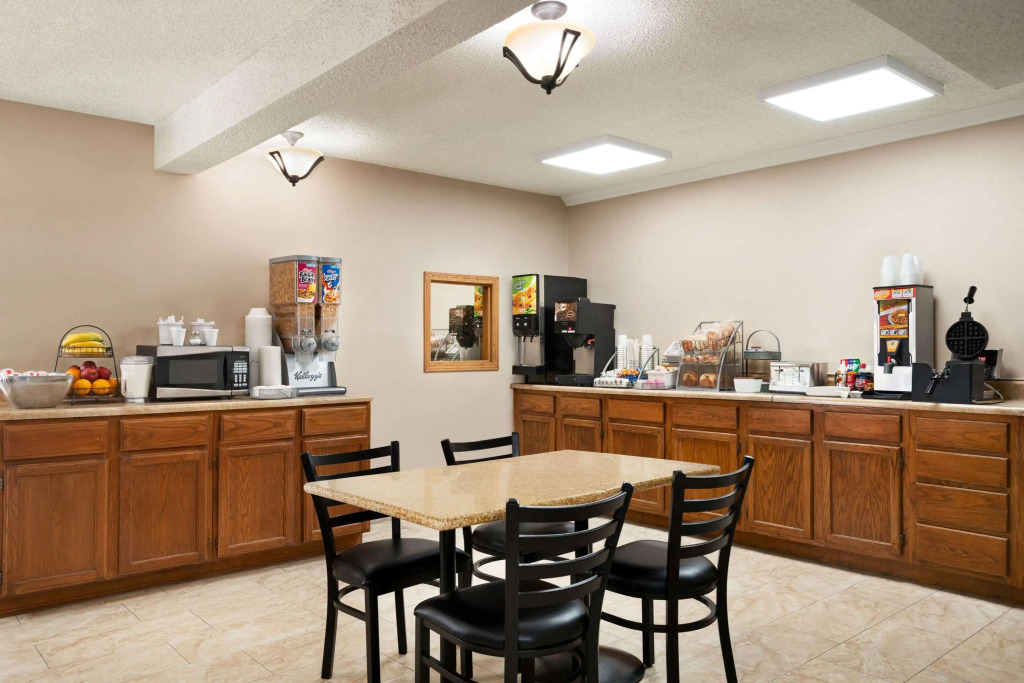 Super 8 by Wyndham Liberal KS