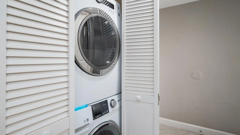 Beachside Two 4213 - flr1 - Efficiency - (4)