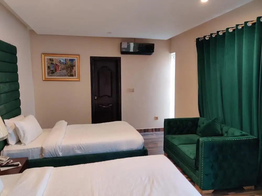 Royal Mansion Hotel