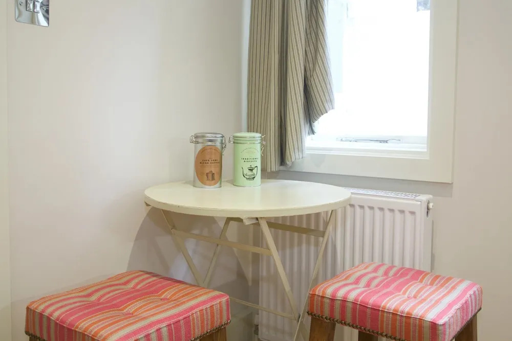 1 Bedroom Apartment near Kings Road