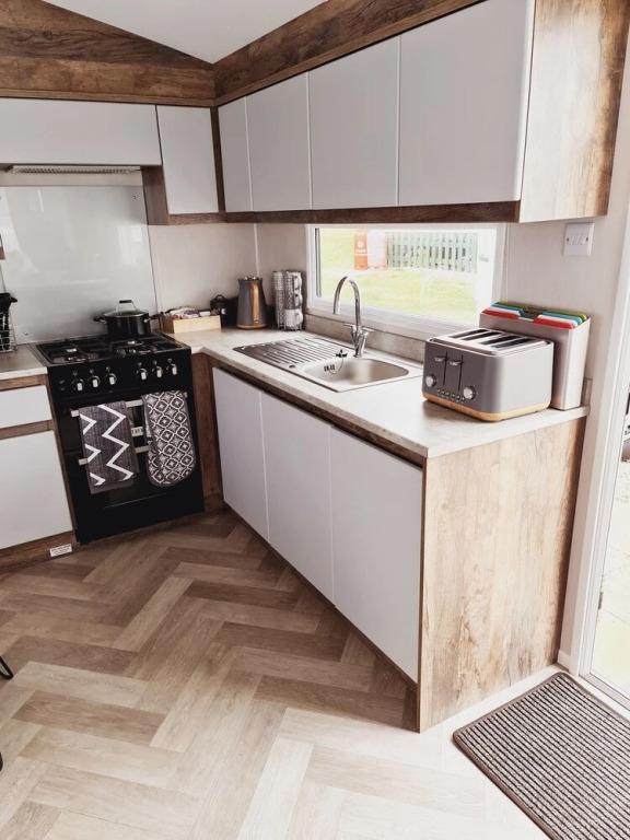 Stunning 2-bed 6 Berth Holiday Lodge Dorset