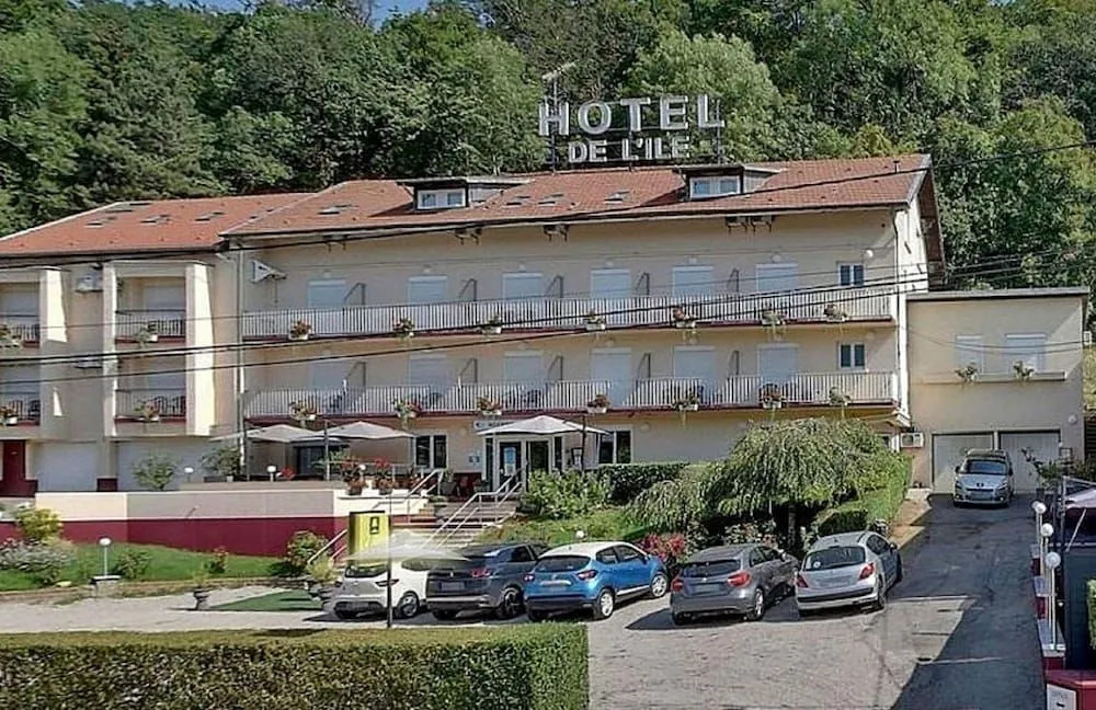 Logis Hôtel de Lile Restaurant La Romantica