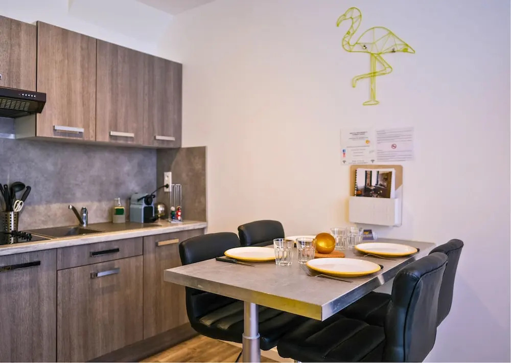 Studio en plein centre de Saint-Omer - à 5 min de la gare, parking privé gratuit