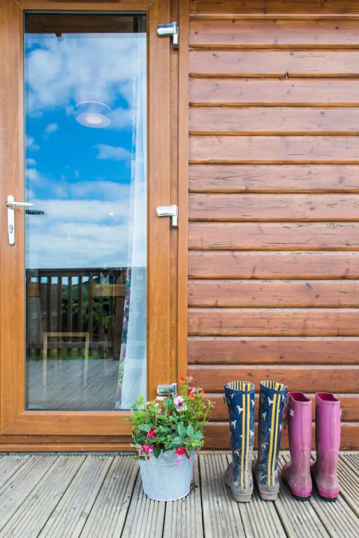 Skylark Lodge With Hot Tub Near Cupar, Fife