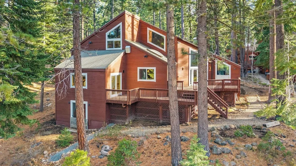 Near Ski Resorts, Downtown Truckee, & Donner Lake Basque Lodge by Avantstay