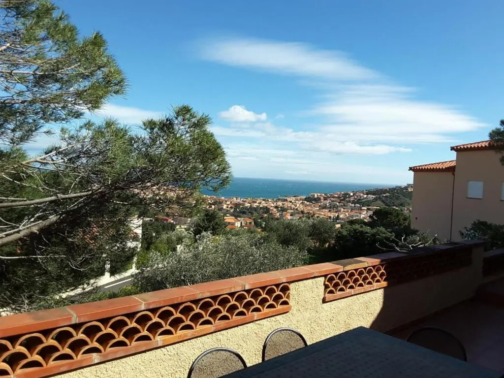 Villa superbe vue sur mer et sur la montagne jardin terrasses