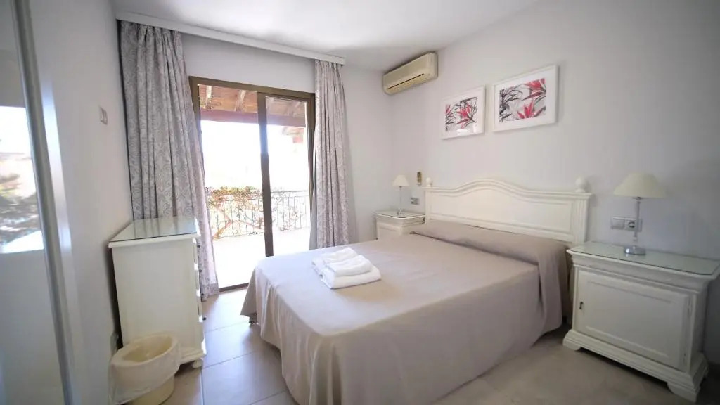 Apartamentos El Toro