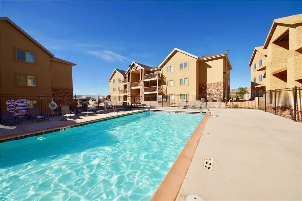 Red Cliff Condos 1H by RedAwning