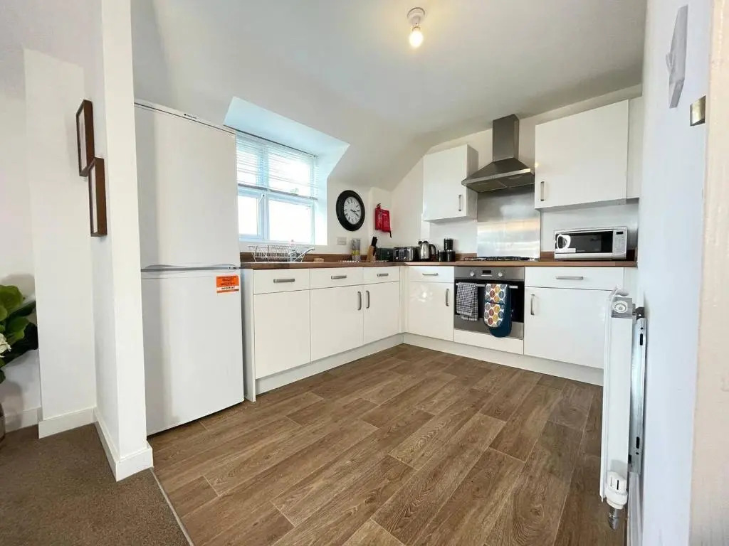 Lovely 2 bedroom apartment with free parking