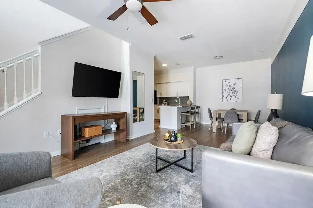 Landing Stylish 1BD Pool Gym