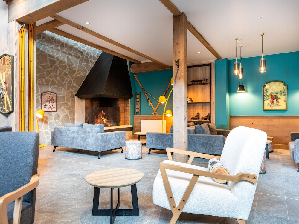 Retreat With Shared Pool and Terrace